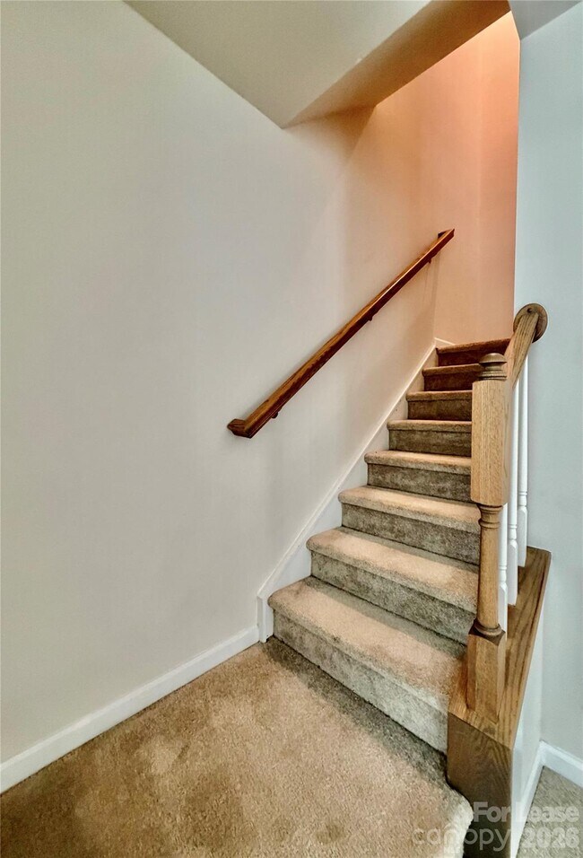 Building Photo - 2662 Grantham Place Dr