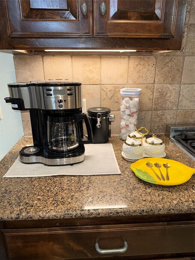 Building Photo - 16616 Moorgate Ln