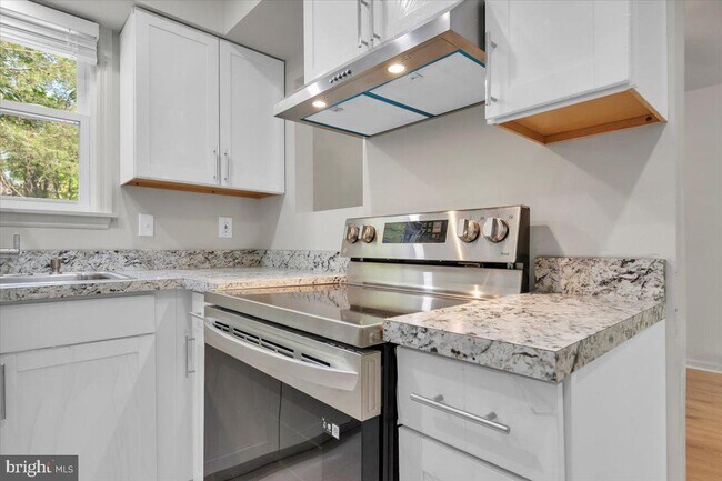 Building Photo - 11 Thistleton Rd