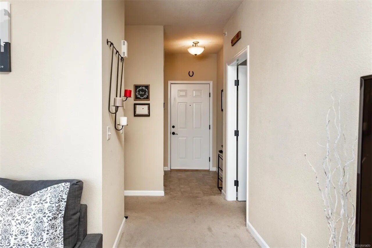 Building Photo - 8412 S Holland Ct