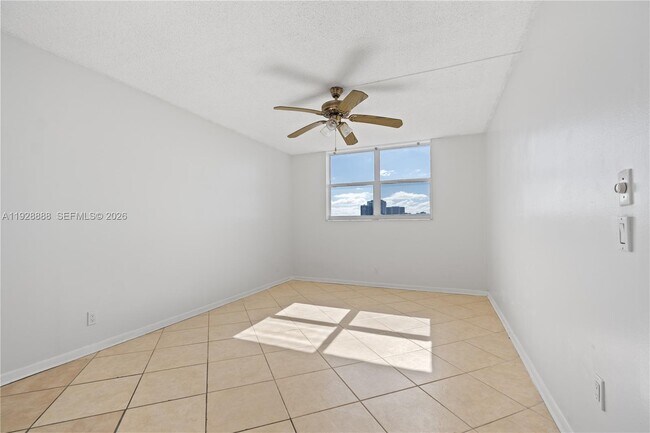 Building Photo - 1830 Dixieana St