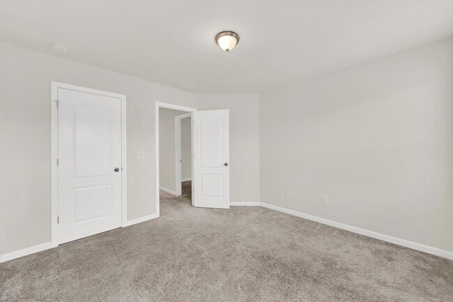 Building Photo - Beautiful Townhome in Indian Land
