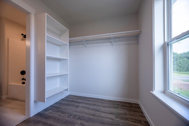 Building Photo - 3408 Green Pastures Ln