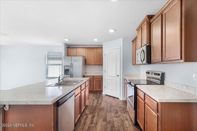 Building Photo - 2165 Pebble Point Dr
