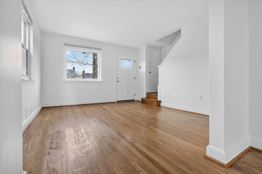 Building Photo - 4336 Dubois Pl SE