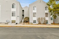 Building Photo - $0 DEPOSIT OPTION. CHARMING 2 BED 2 BATH ...