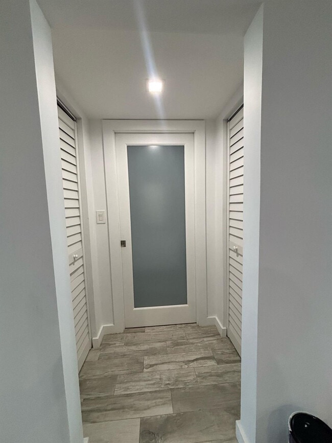 Building Photo - 1629 Riverview Rd