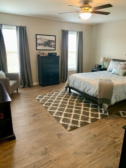 Master Bedroom - 85 Melrose Dr