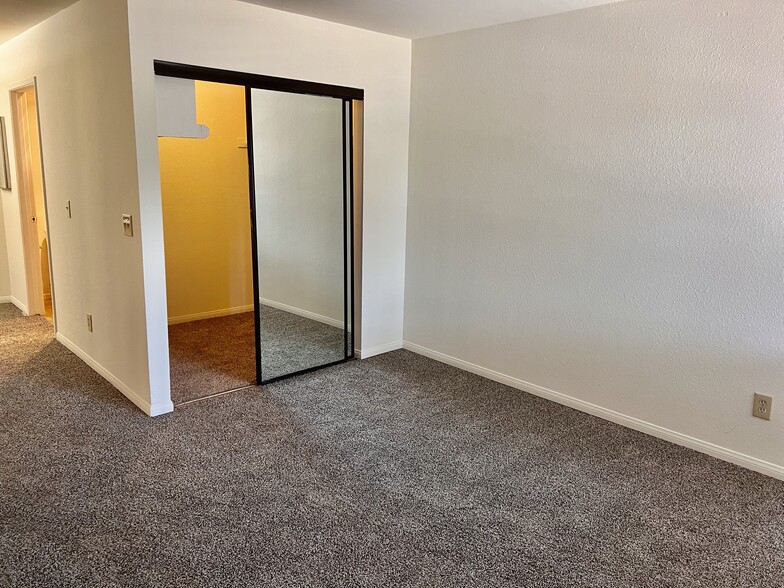 Building Photo - 10232 Black Mountain Rd