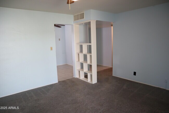 Building Photo - 1524 W 7th St