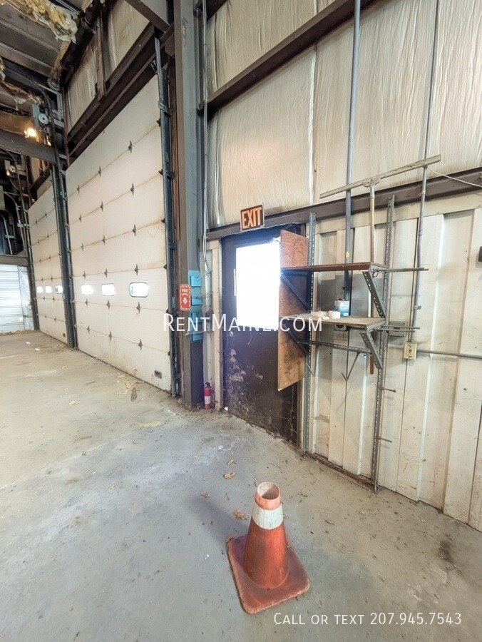 Building Photo - 38 Railroad St