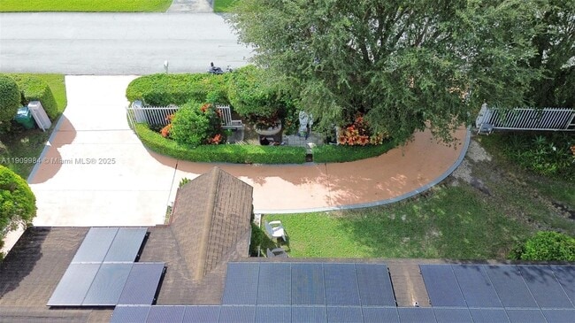 Building Photo - 10965 SW 116th St