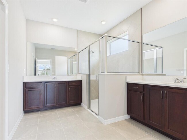 Building Photo - 5717 SW 71st Ct