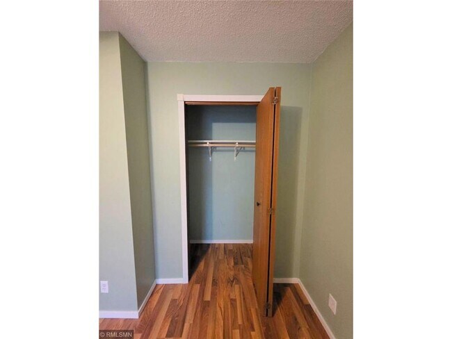 Building Photo - 653 N 2nd St