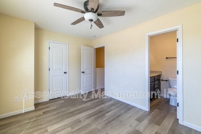 Building Photo - 932 Warrior Hill Dr