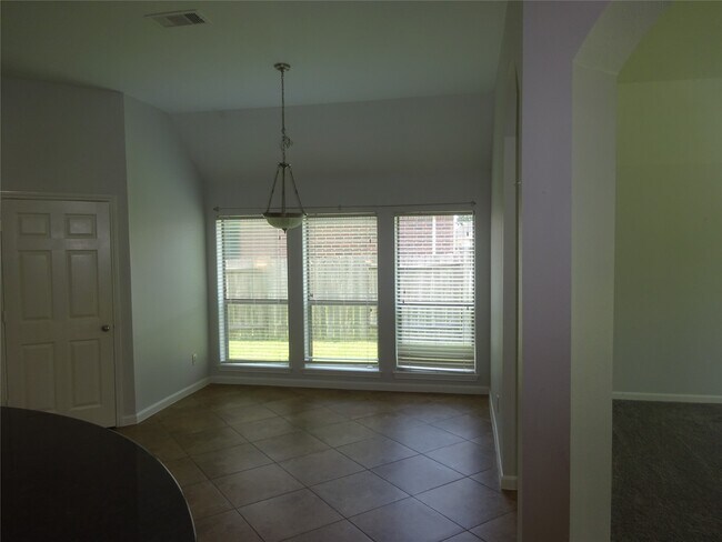 Building Photo - 13502 Redwood Shores Dr