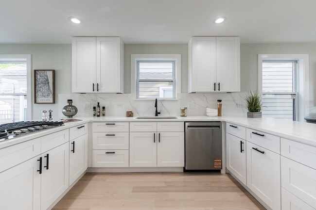 Building Photo - 4129 N Oketo Ave