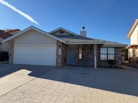 Building Photo - 4724 Loma de Cobre Dr