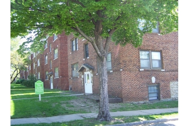 Primary Photo - Charlotte Park