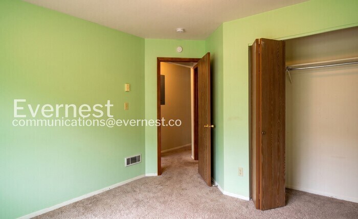 Building Photo - 1301 University Ave