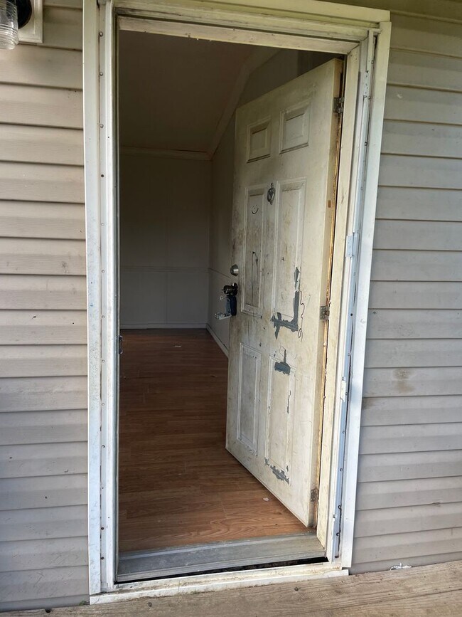 Building Photo - 3 Bed, 2 Bath, 1,280 sq ft singlewide mobi...
