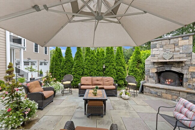 Building Photo - 354 Oaklawn Ave