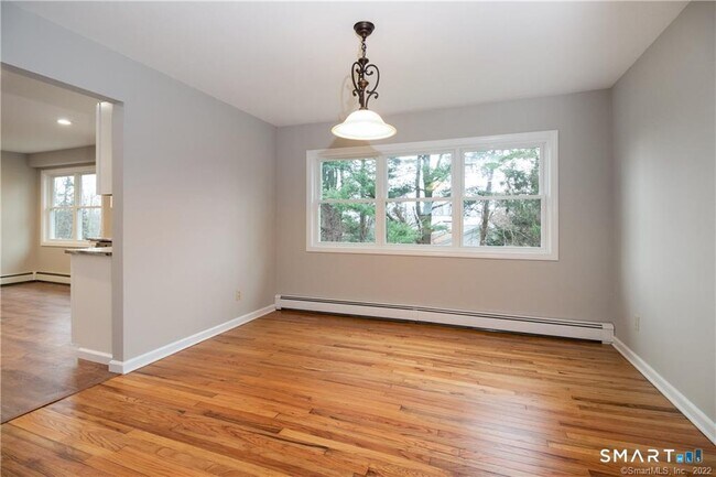 Building Photo - 2 Saddle Ridge Rd
