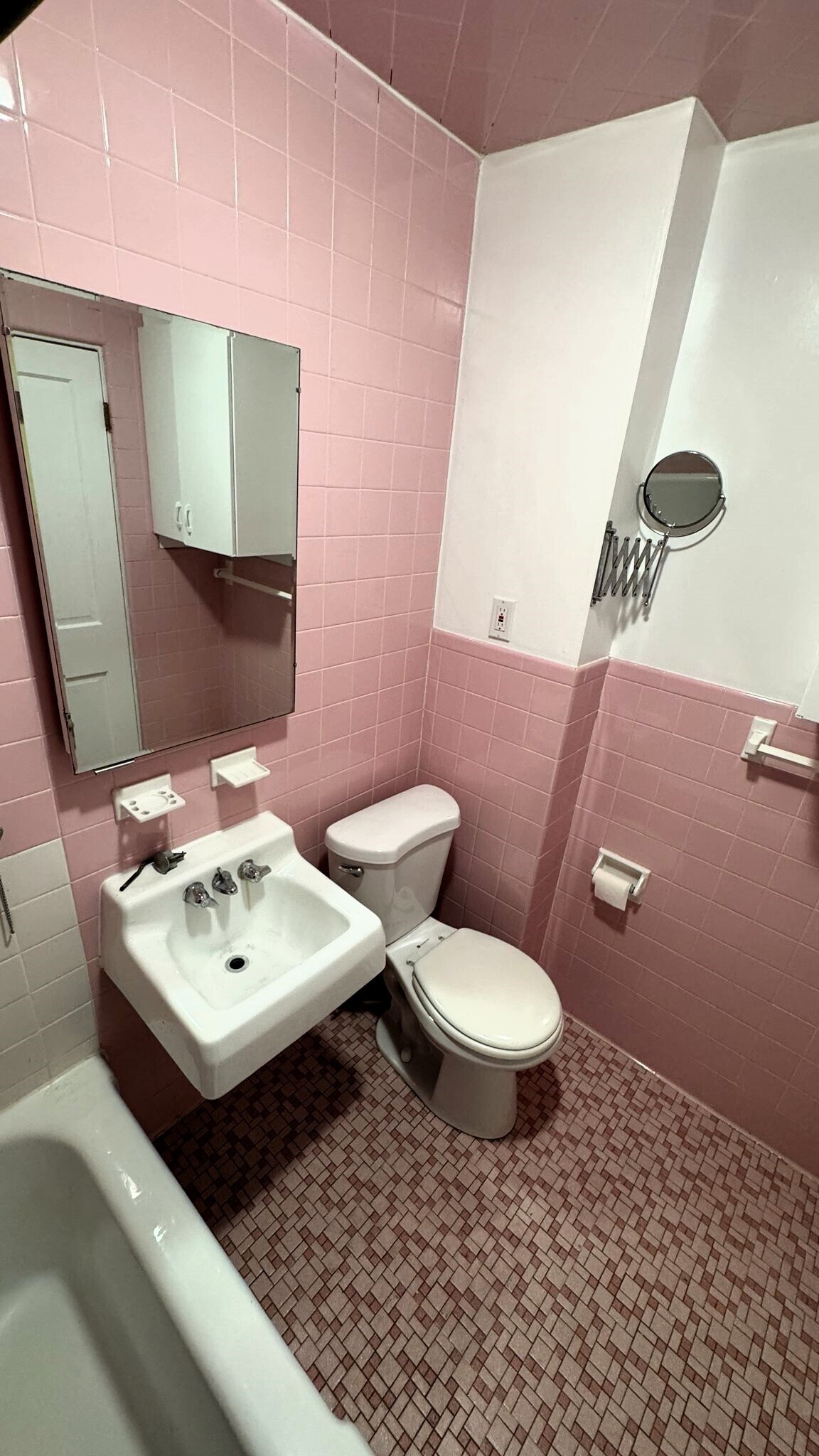 Building Photo - 797 Cambridge St