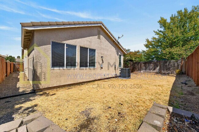 Building Photo - Spacious 3-Bed, 2-Bath Retreat on Charm Way