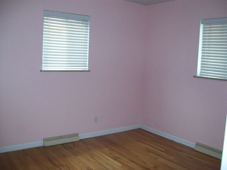 Building Photo - 2615 21st Ave