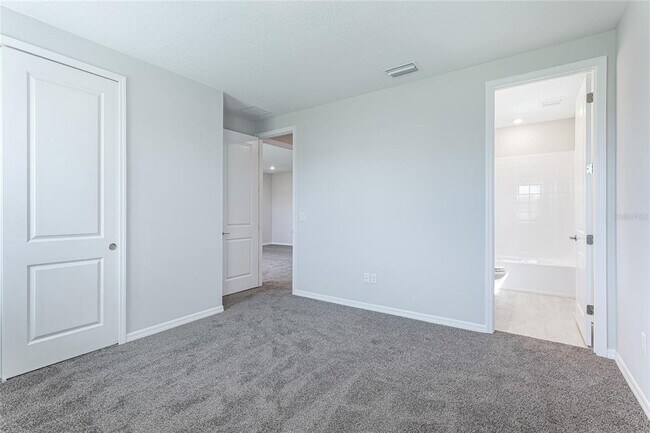 Building Photo - 8440 Skye Rnch Blvd