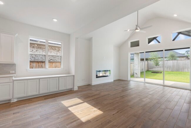 Building Photo - 8011 Fenway Hts Dr