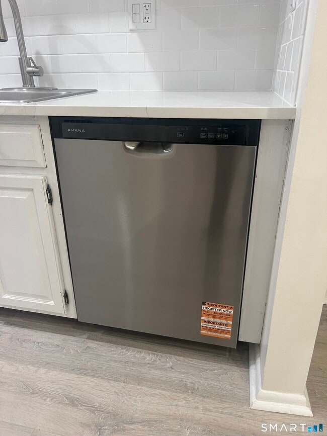 Building Photo - 3370 Madison Ave