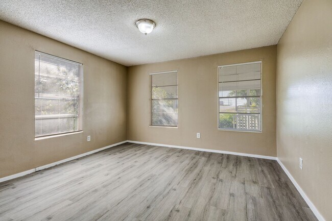 Building Photo - 8100 Doreen Ave