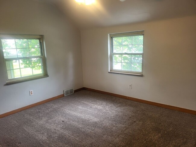 Building Photo - Beautiful 3 bedroom in Verona!