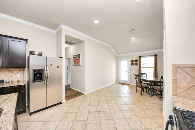 Building Photo - 13810 Beckledge Ln