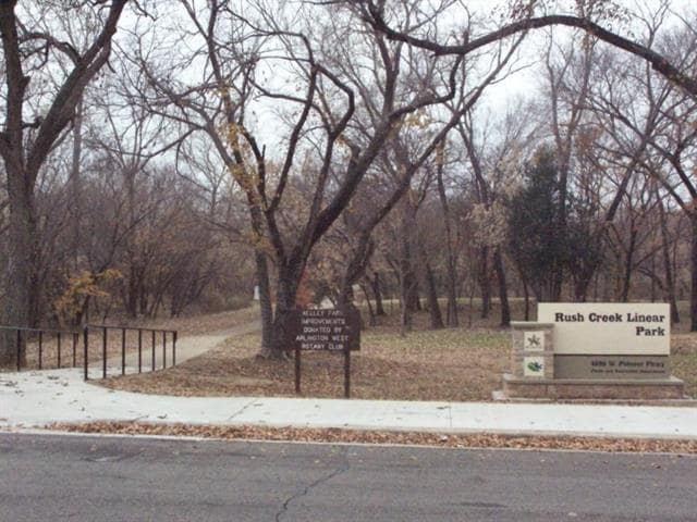 Building Photo - 2110 Valleywood Dr