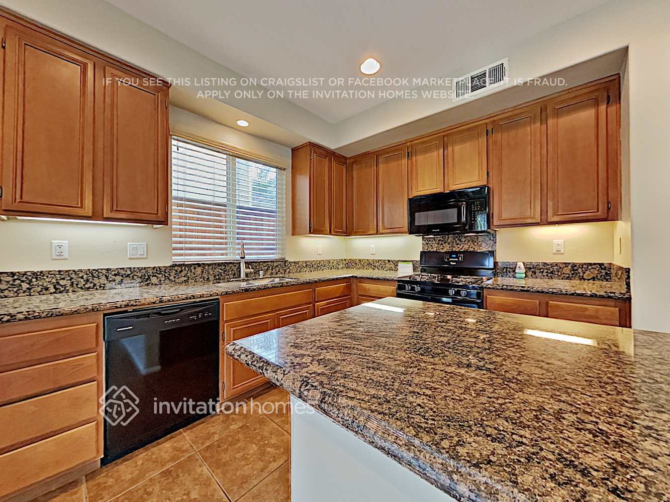 Building Photo - 25134 Birchtree Ct