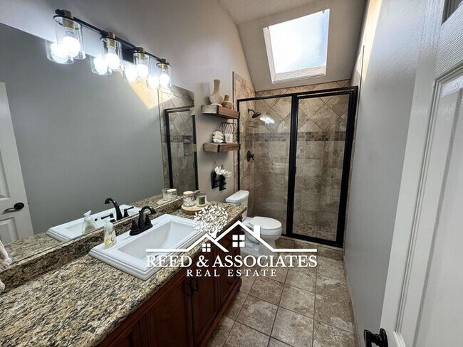 Building Photo - 4 bedrooms plus pool in Collierville!