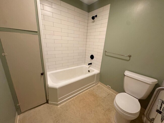 Building Photo - Spacious & Updated Home with Bonus Room, Large Basement, & Garage