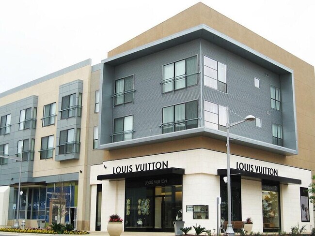 Building Photo - 12100 Metric Blvd