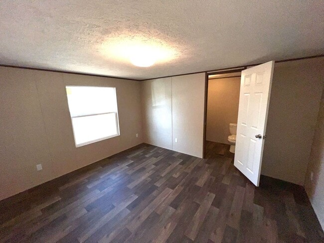 Building Photo - Calhoun Park Lot C9