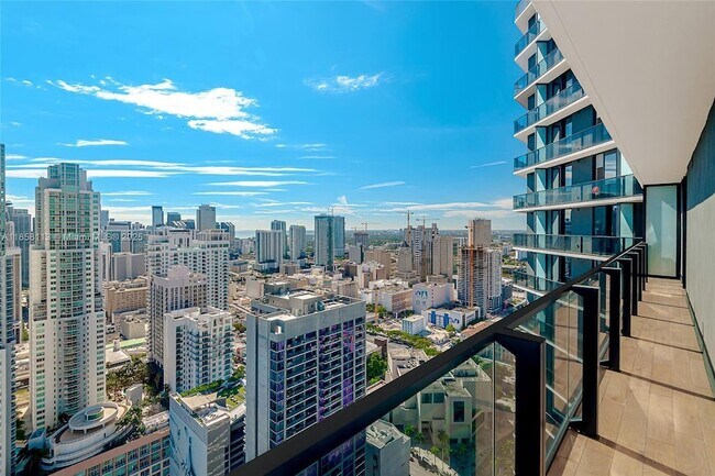 Building Photo - 398 NE 5th St