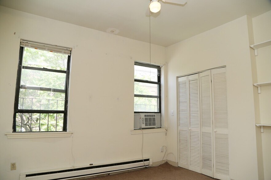 Building Photo - 76 E Brookline St