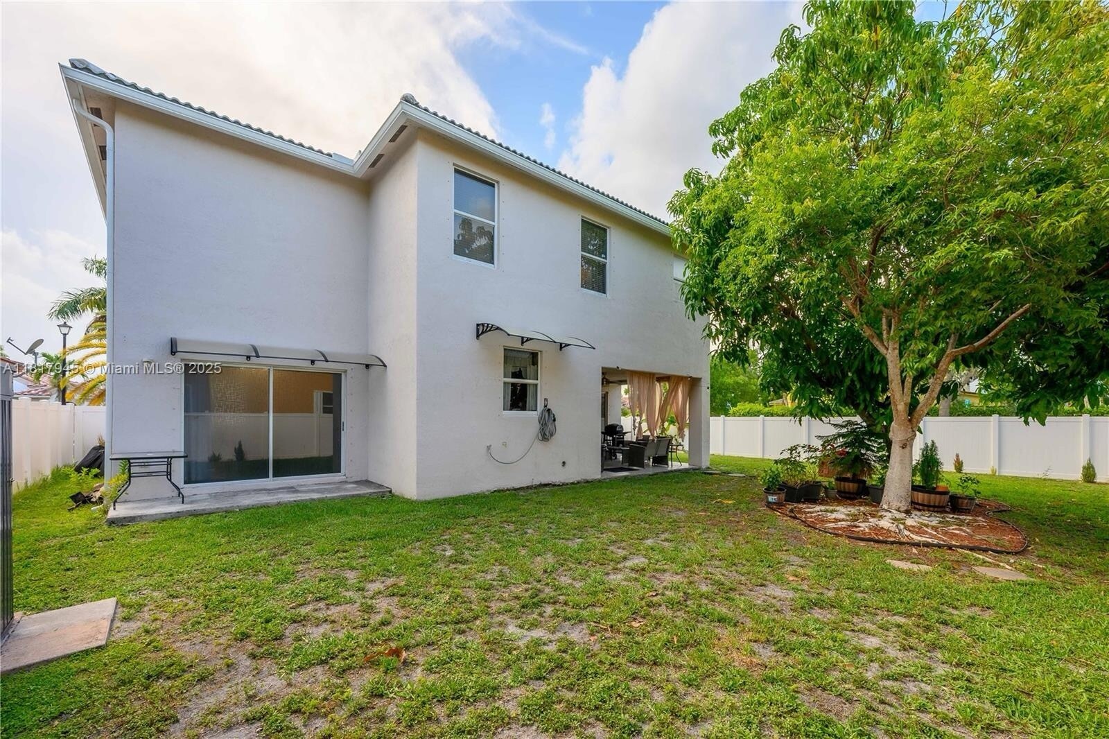 Building Photo - 5309 SW 133rd Ave