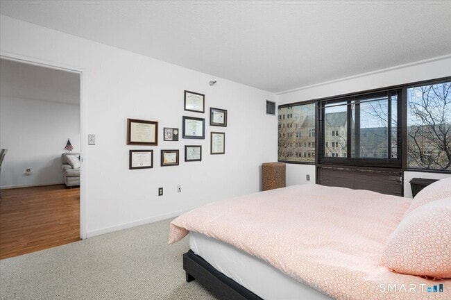 Building Photo - 127 Greyrock Pl