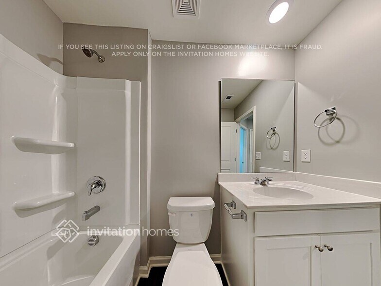 Building Photo - 121 Webster Cir