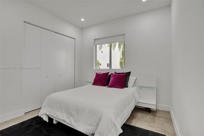 Building Photo - 9995 NW 75th St