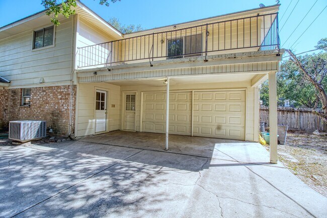 Building Photo - 5703 Havenwoods Dr