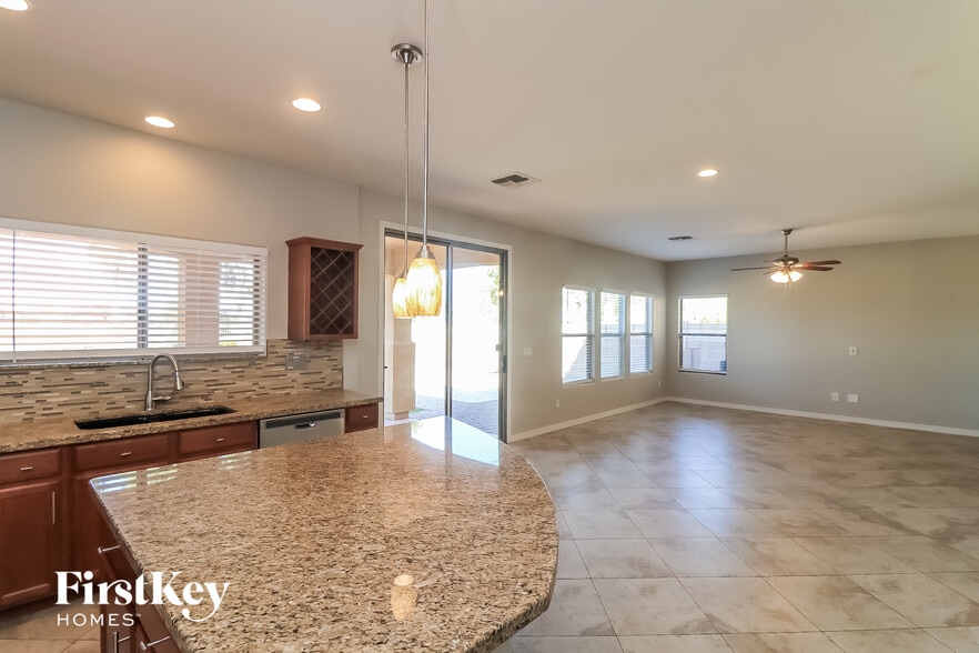 Building Photo - 21830 E Vía Del Palo